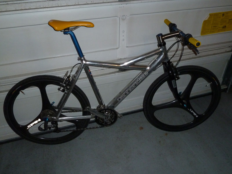 Cannondale-KillerV900-a.jpg