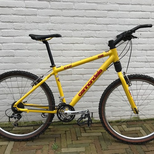 F600 - 1997 100% Original Spec and Excellent Condition